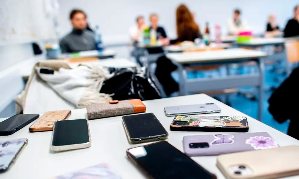 Países Bajos Prohíbe Teléfonos Tabletas Y Relojes Inteligentes En Aulas Escolares 