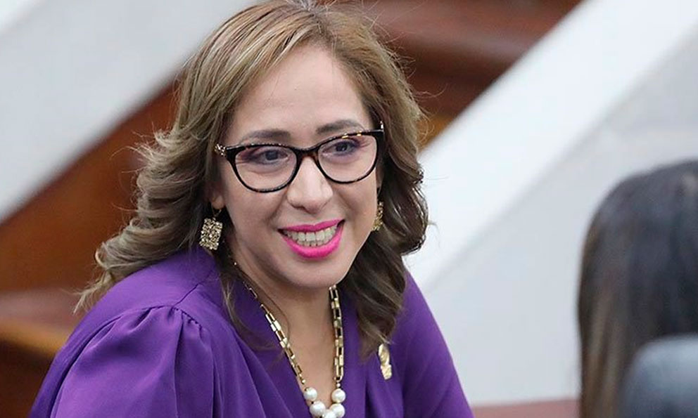 Se destapa Liliana Flores como aspirante a diputación federal