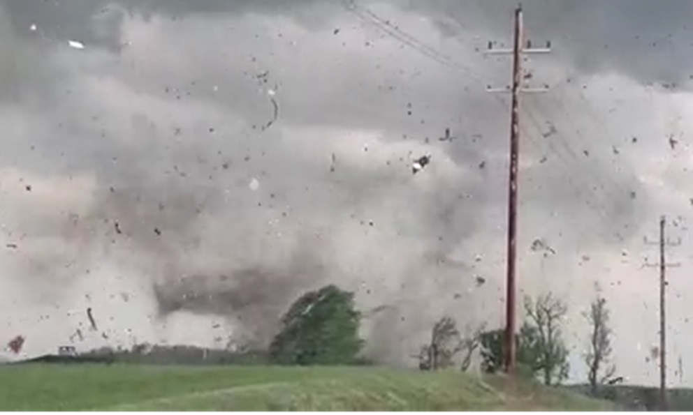 Un tornado violento azota Westmoreland, Kansas