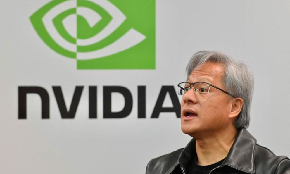 Atribuye CEO de Nvidia parte de su éxito a empleo en Denny's