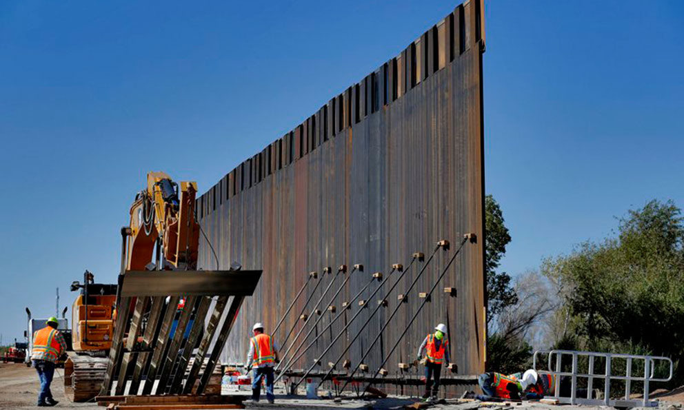 Trump visitará la frontera con México junto al gobernador de Texas - Vimarsana News