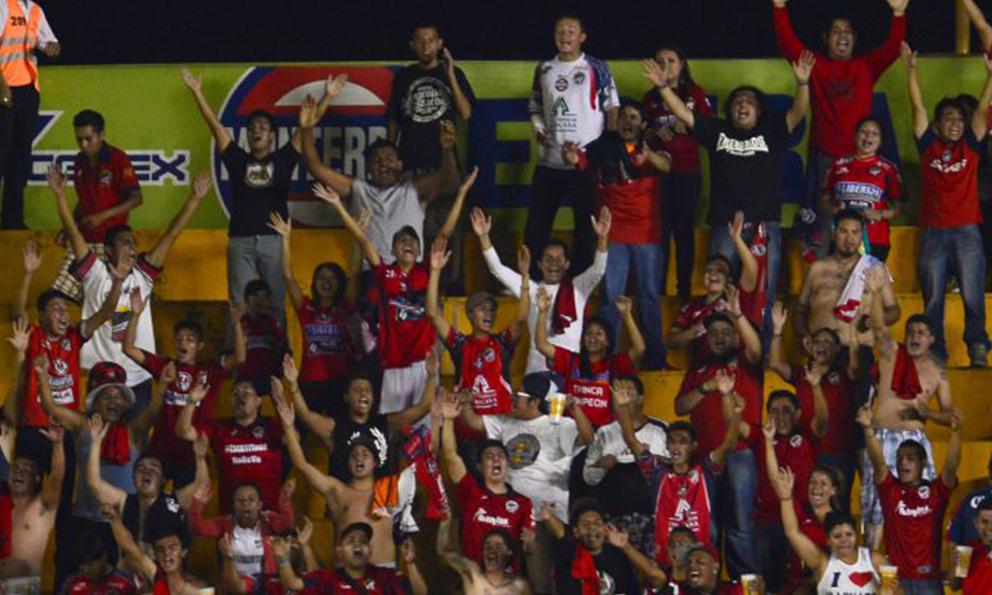 Plano Deportivo Afición de Irapuato amenaza a la FMF con grito homofóbico - Vimarsana News