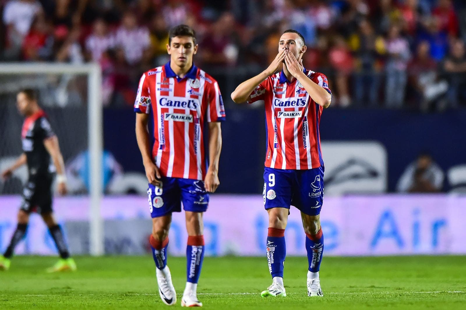 Plano Deportivo Leo Bonatini, Jugador Del Mes De Enero En El Atlético ...