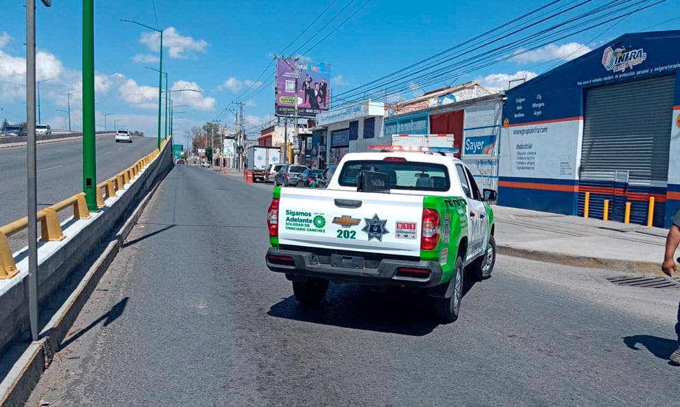 Cierran circulación en carretera Rioverde y avenida Gálvez