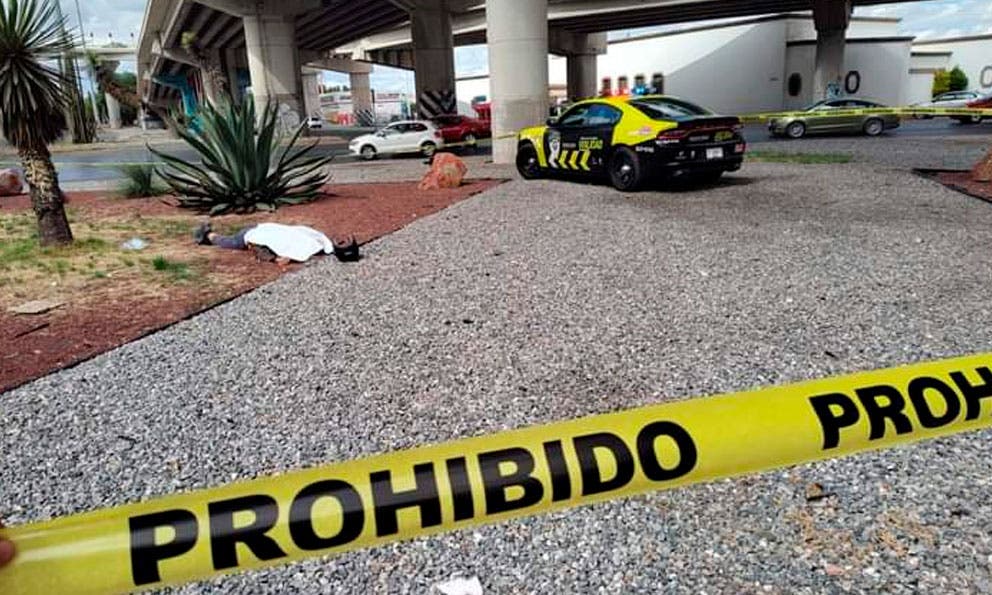 Motociclista muere al caer del Distribuidor Juárez 